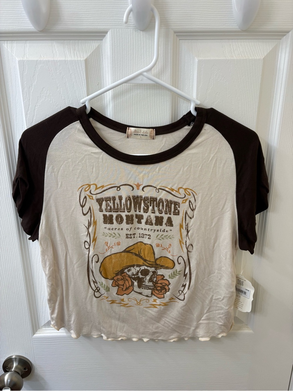 Altar'd State Cream & Brown Yellowstone Graphic Raglan Crop Top